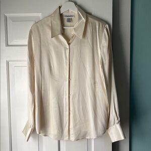 VTG Chadwicks 100% Silk Ivory Long Sleeve Button Up Collar Blouse